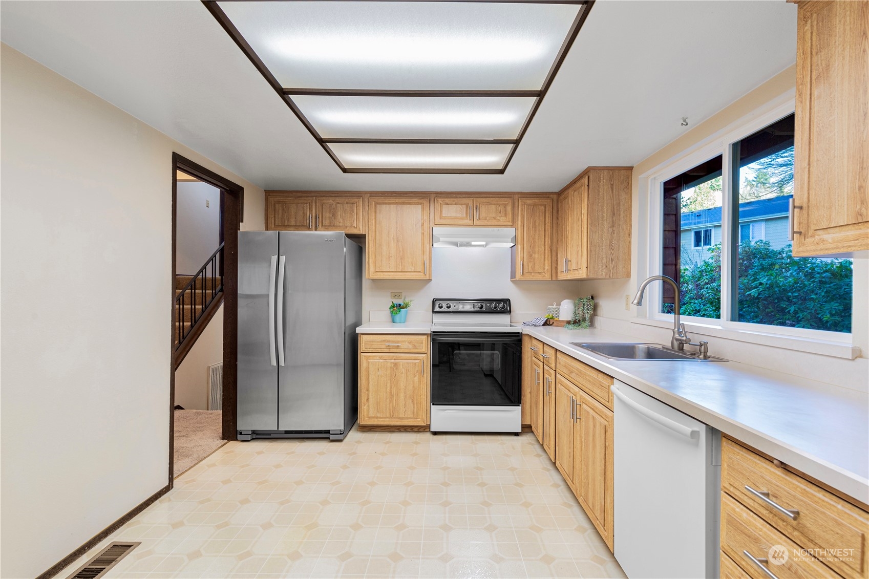 10614 Northeast 146th Street Bothell, WA 98011 - Photo 10 of 23 Gallery Image 10