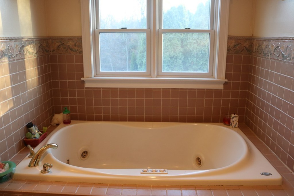 188 Whalom Road Lunenburg, MA 01462 - Photo 21 of 30 Gallery Image 21