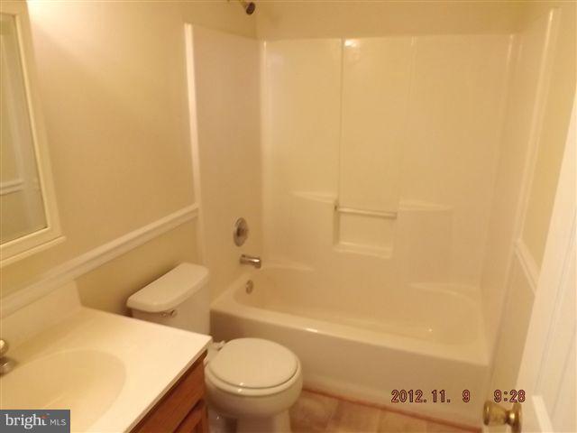 307 Woodrow Road Winchester, VA 22602 - Photo 14 of 16 Bath