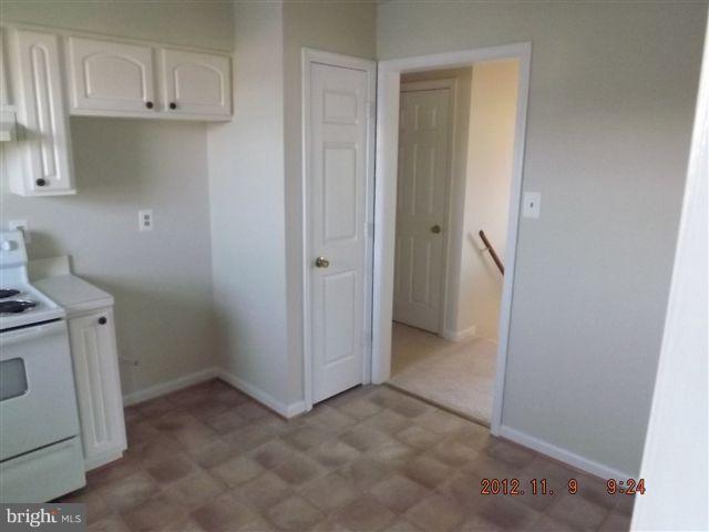 307 Woodrow Road Winchester, VA 22602 - Photo 5 of 16 Kitchen