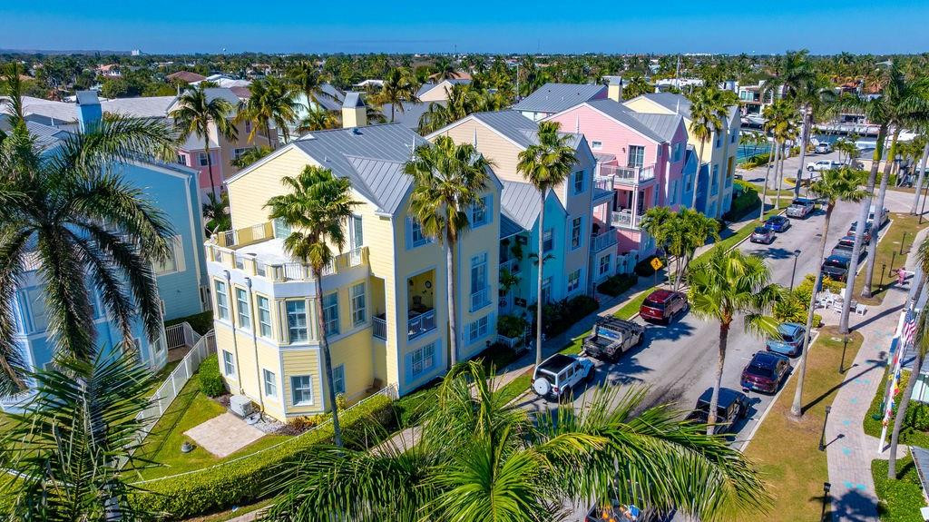 2825 Marina Circle, Unit 2825 Lighthouse Point, FL 33064 - Photo 2 of 48 Photo 2