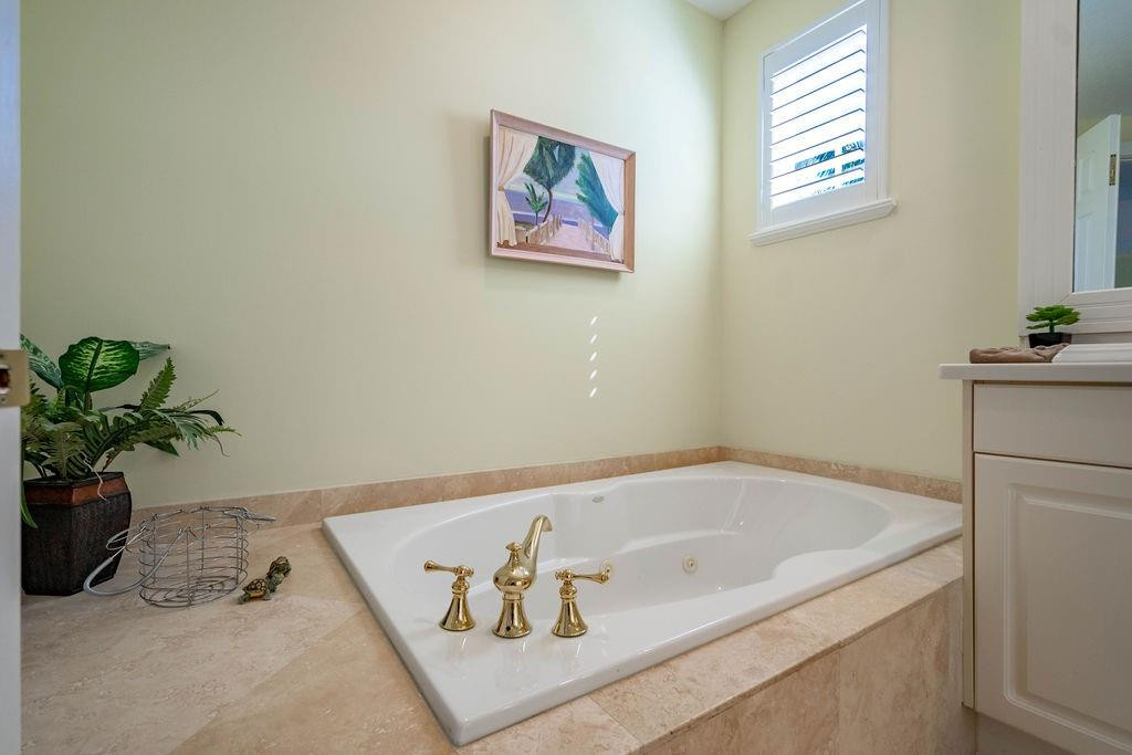 2825 Marina Circle, Unit 2825 Lighthouse Point, FL 33064 - Photo 36 of 48 Photo 36