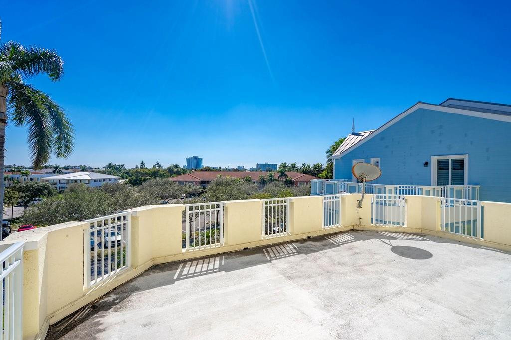 2825 Marina Circle, Unit 2825 Lighthouse Point, FL 33064 - Photo 37 of 48 Photo 37