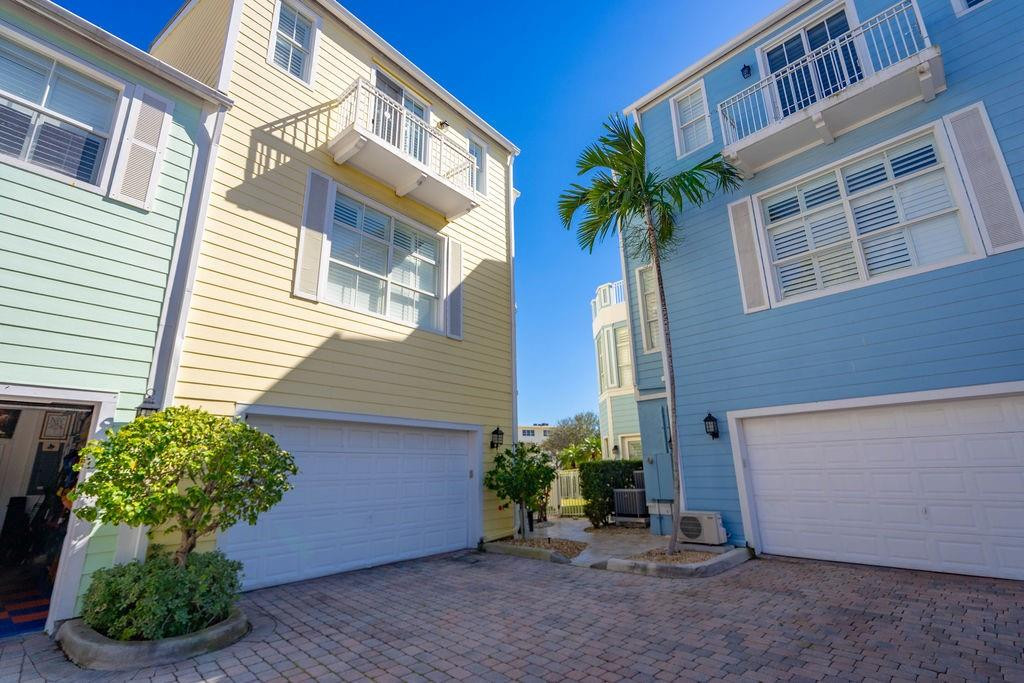 2825 Marina Circle, Unit 2825 Lighthouse Point, FL 33064 - Photo 41 of 48 Photo 41