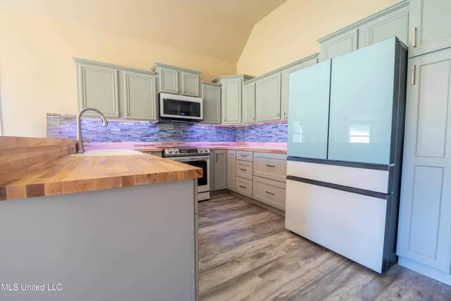 $350,000 | 196 Moore Crossing South, Byhalia, MS 38611