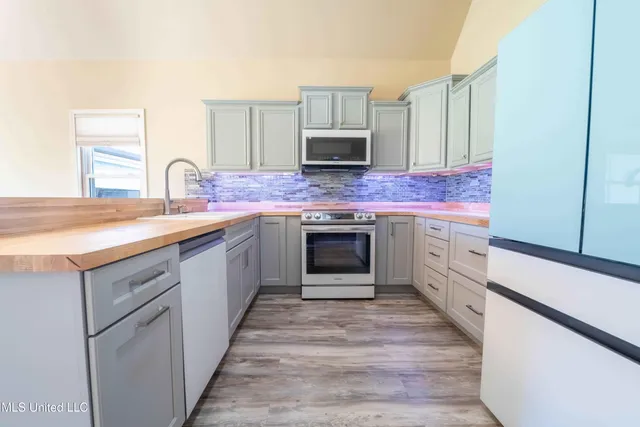 $350,000 | 196 Moore Crossing South, Byhalia, MS 38611