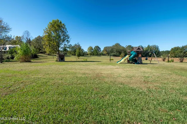 $350,000 | 196 Moore Crossing South, Byhalia, MS 38611