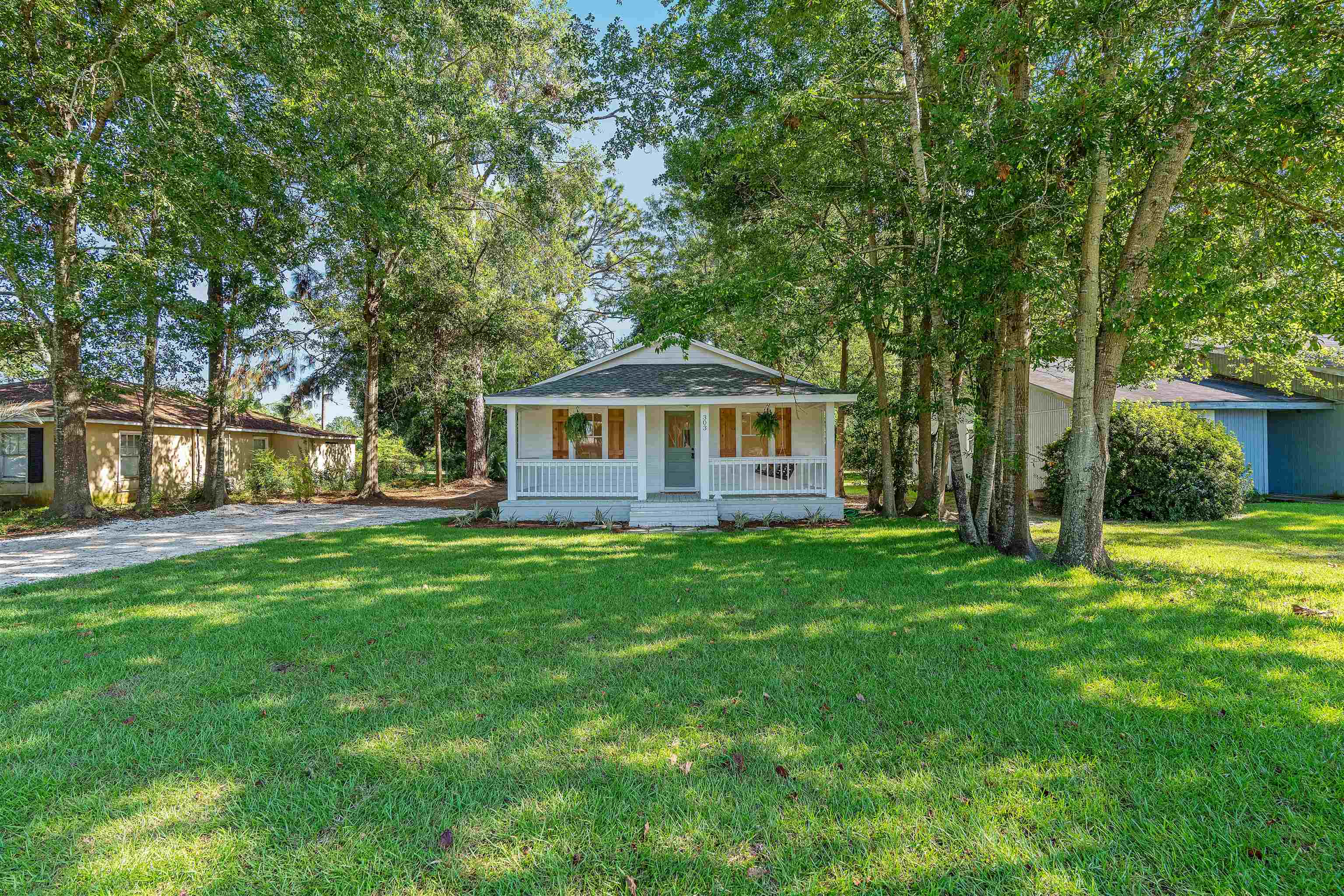 303 West Roosevelt Avenue Foley, AL 36535 - Photo 1 of 27
