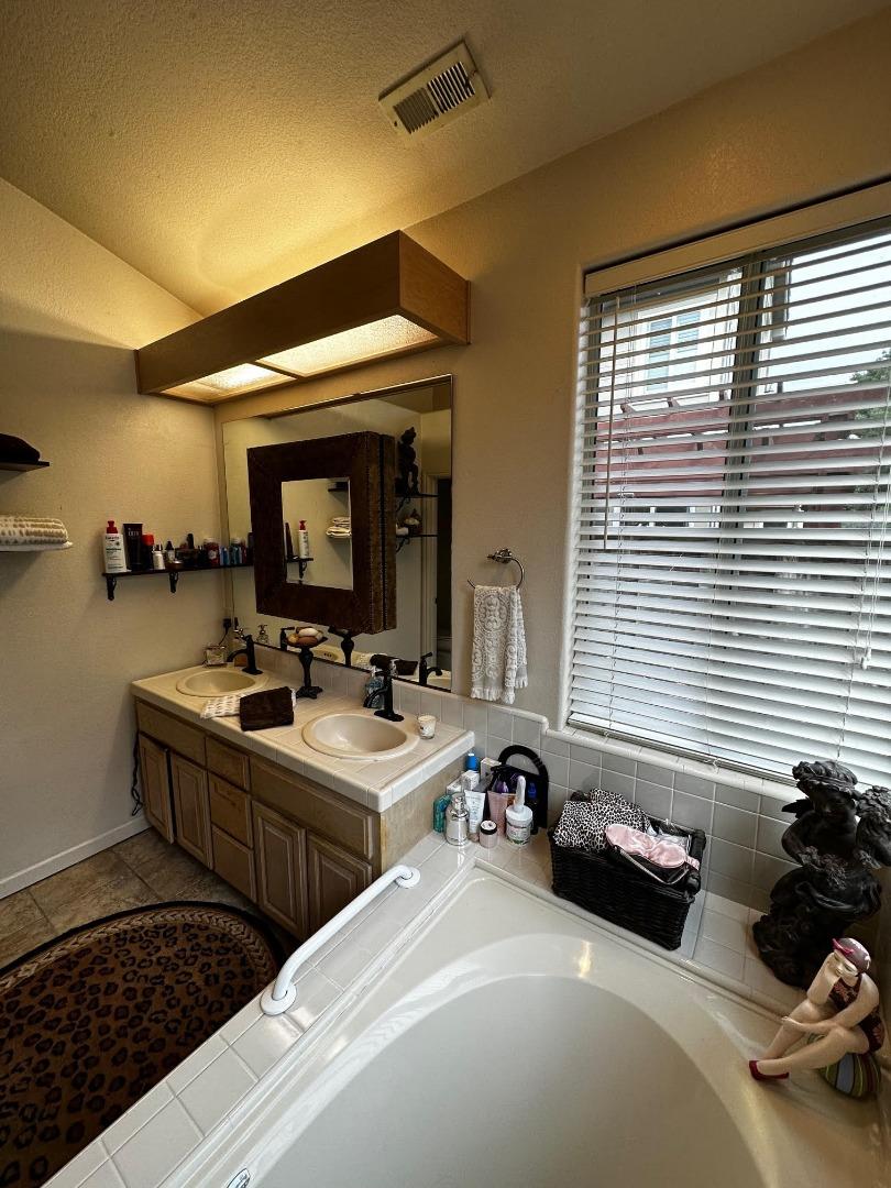 17763 Riverbend Road Salinas, CA 93908 - Photo 30 of 39 Gallery Image 30