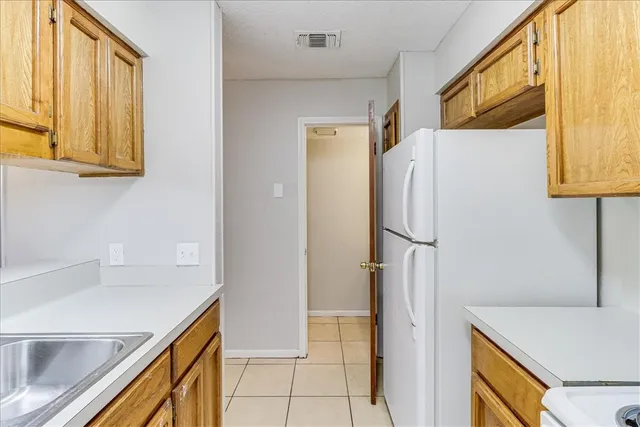 a close view of sink and tap