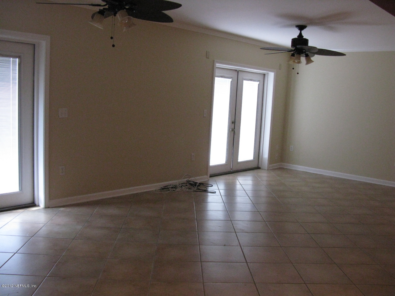 5428 Stanford Road Jacksonville, FL 32207 - Photo 16 of 20 a view of an empty room with a window
