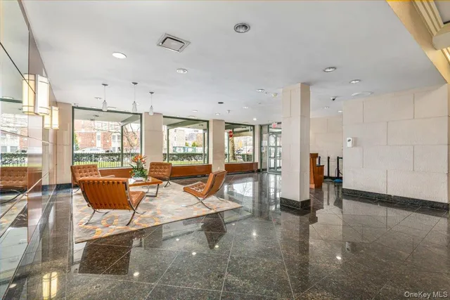 $2,700 | 59-30 108th Street, Unit 6J | South Corona