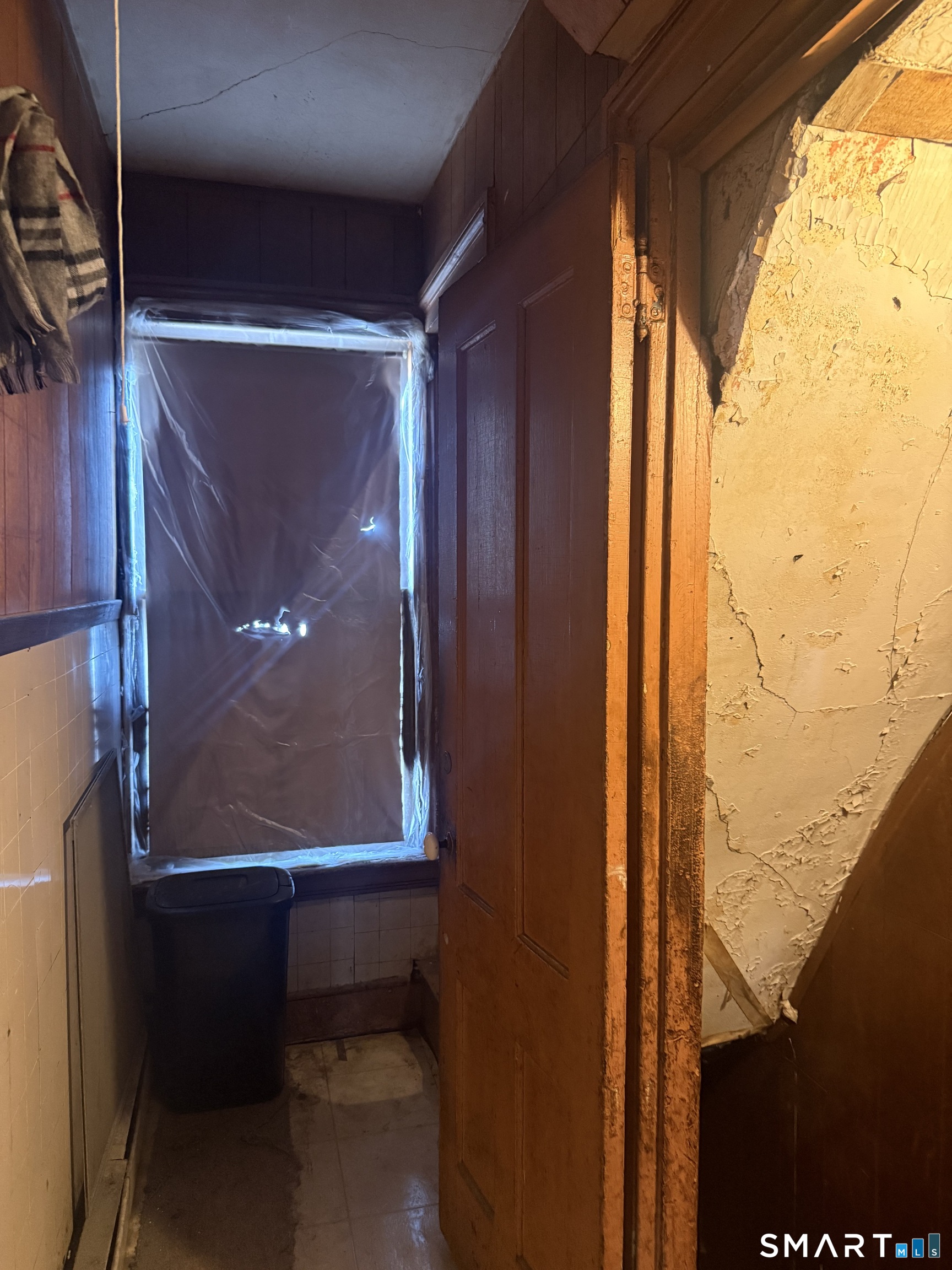 169 James Street New Haven, CT 06513 - Photo 22 of 30 a window with outside view