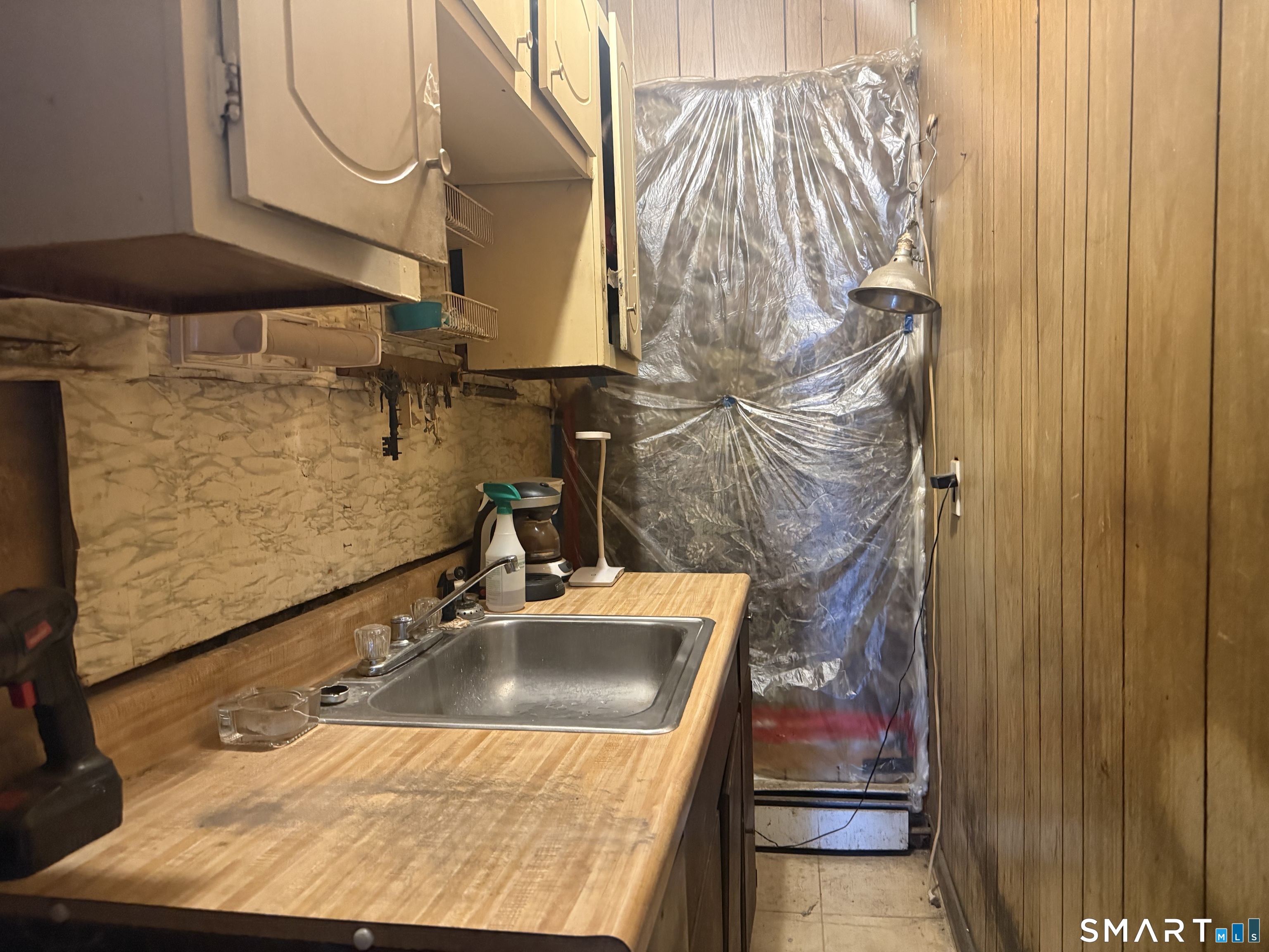 169 James Street New Haven, CT 06513 - Photo 24 of 30 a bathroom with a sink and a mirror