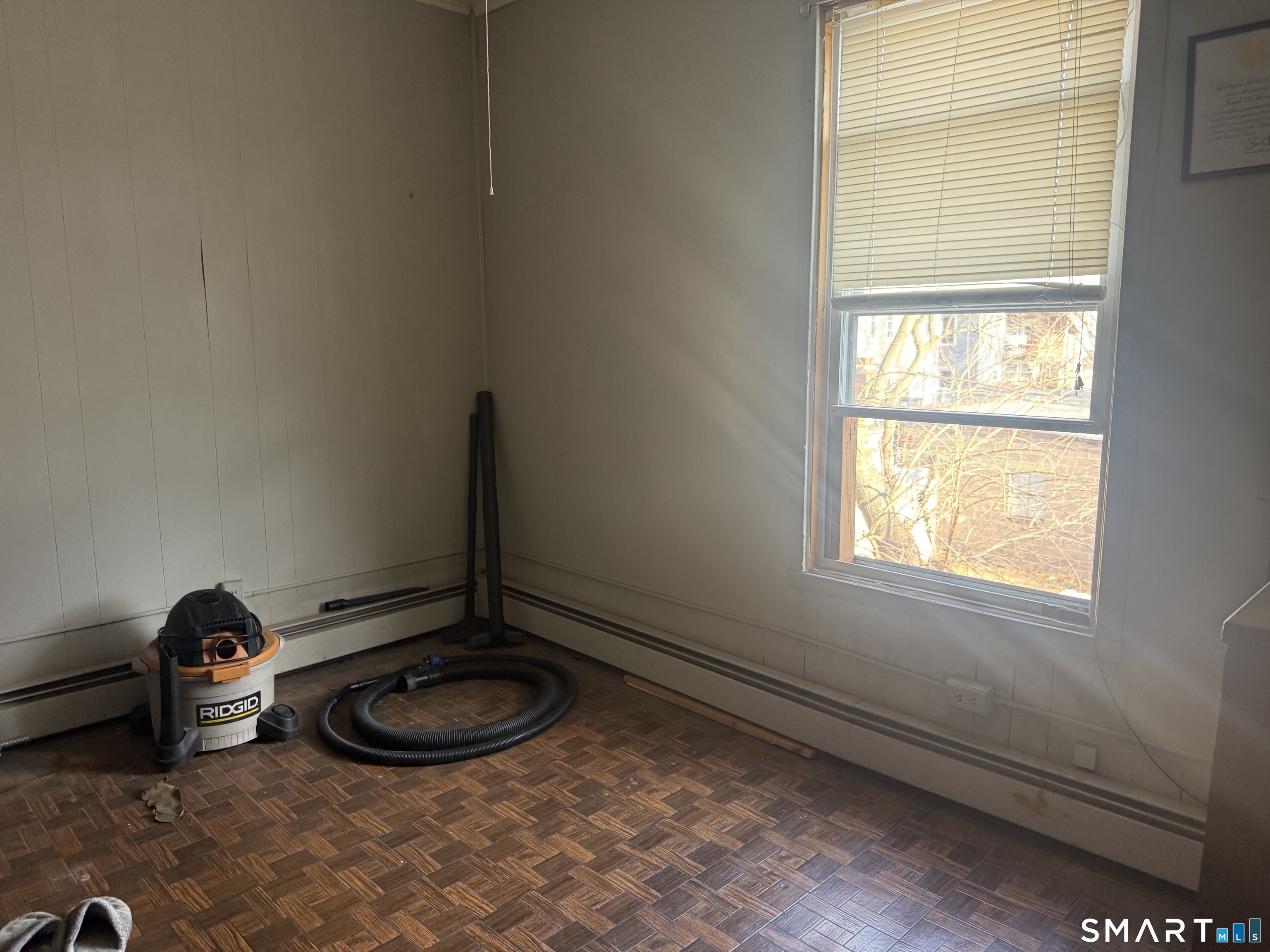 169 James Street New Haven, CT 06513 - Photo 25 of 30 a room with a window