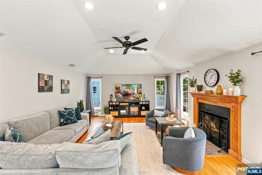172 Rafkind Road Bloomingdale, NJ 07403 - Photo 16 of 43 Gallery Image 16
