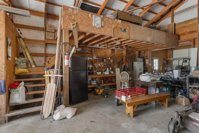 $775,000 | 2402 Lobelville Highway, Linden, TN 37096