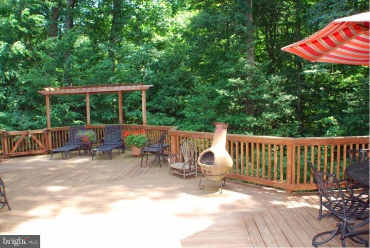 5231 Gunpowder Road Fairfax, VA 22030 - Photo 20 of 30 Deck