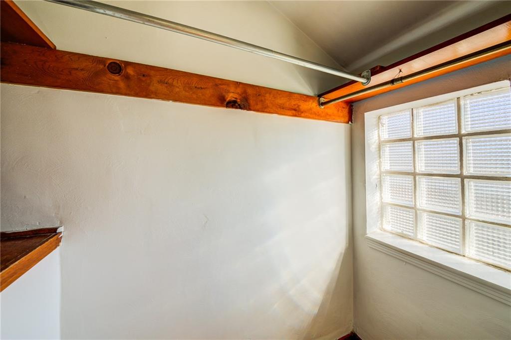 210 East Garden Road Pittsburgh, PA 15227 - Photo 11 of 23 master bedroom has walk in closet