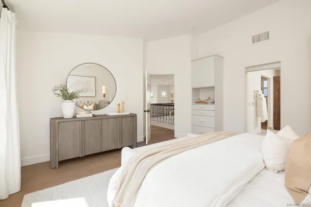 $2,699,000 | 1040 Van Nuys Street, San Diego, CA 92109