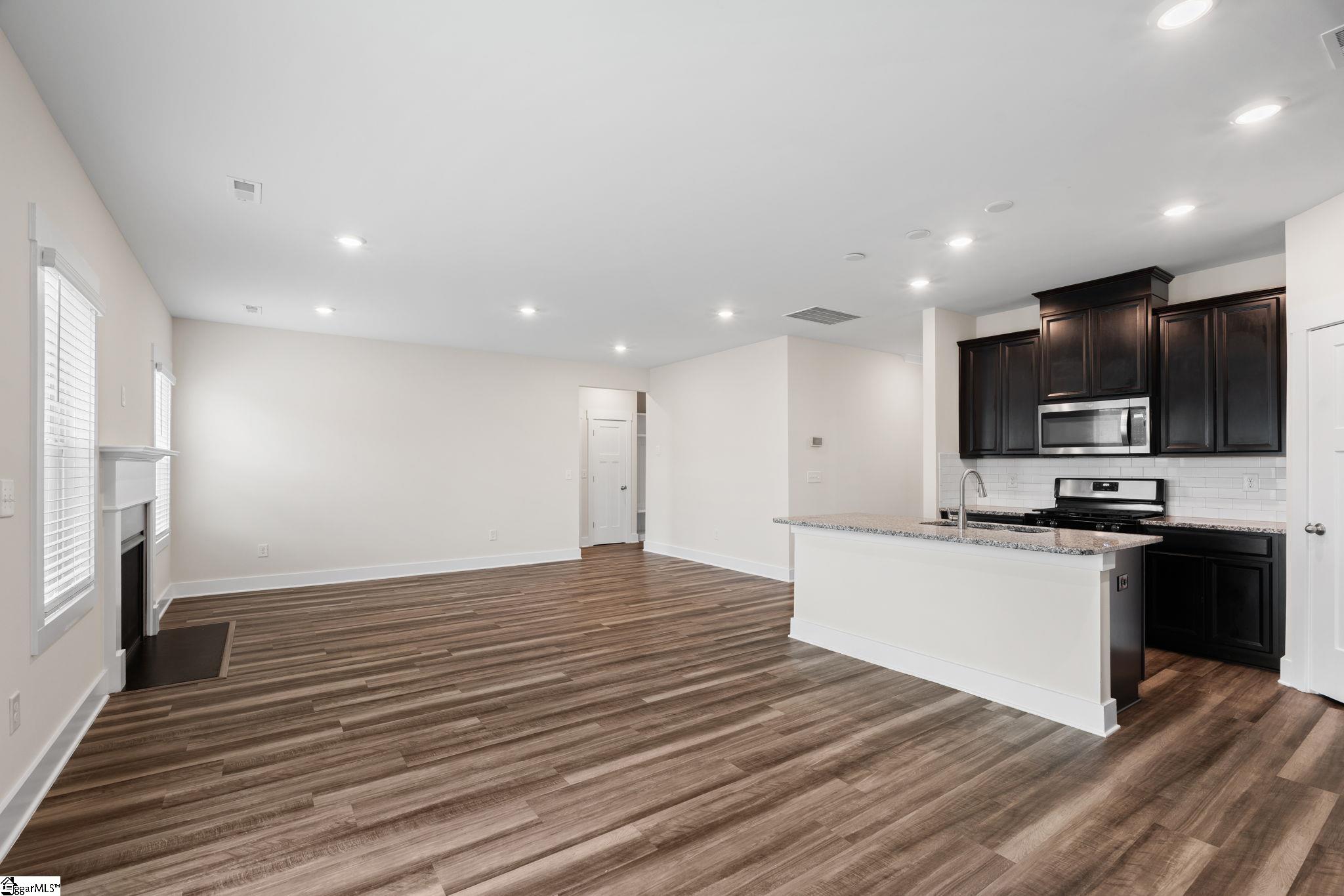 216 Pewter Circle Simpsonville, SC 29680 - Photo 4 of 49