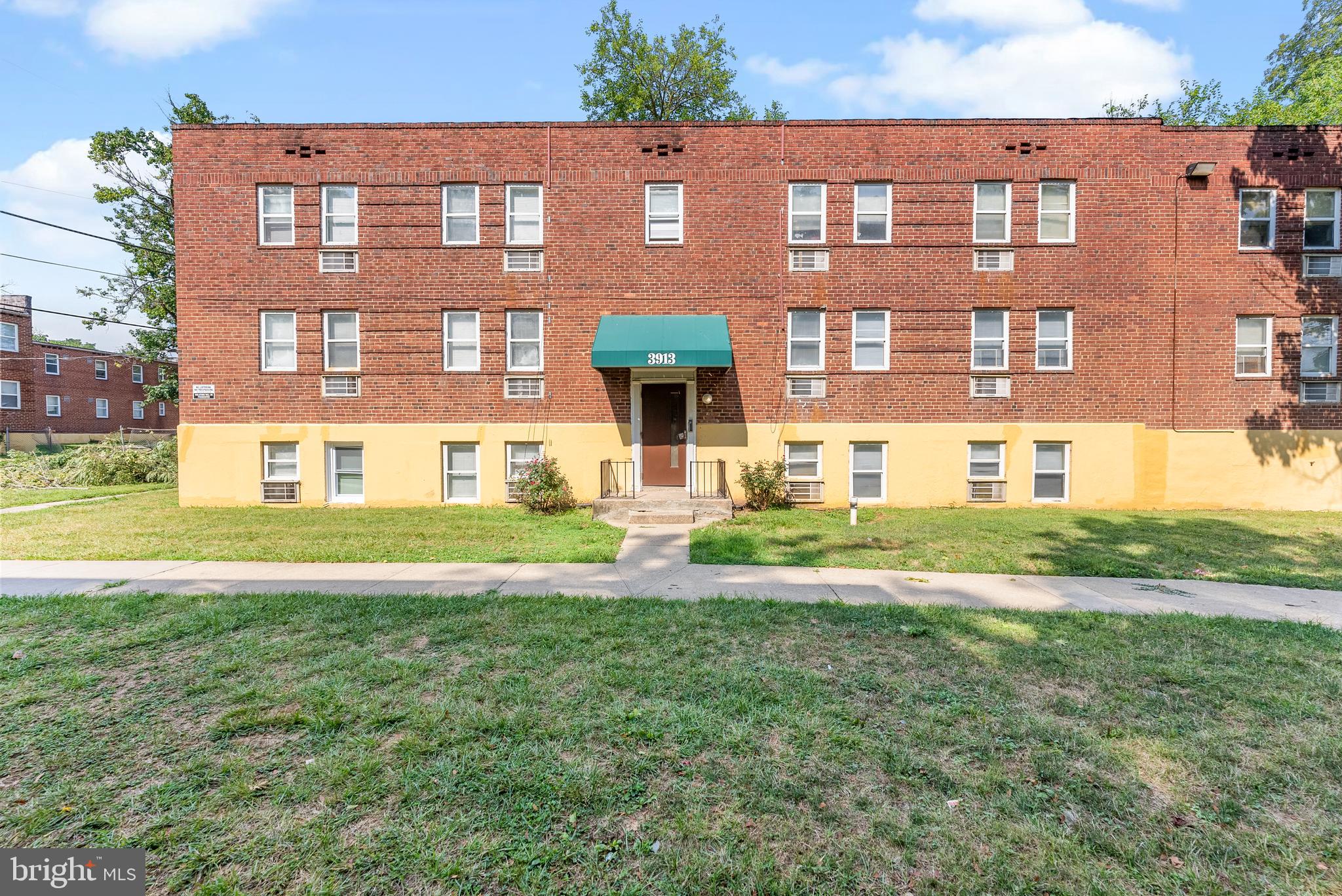 3904 Penhurst Avenue, Unit D Baltimore, MD 21215 - Photo 3 of 11 front view of a house