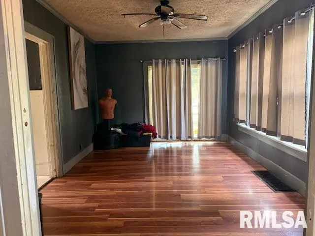 $62,000 | 210 West Lincoln Street, Harrisburg, IL 62946