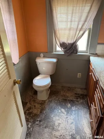 $62,000 | 210 West Lincoln Street, Harrisburg, IL 62946