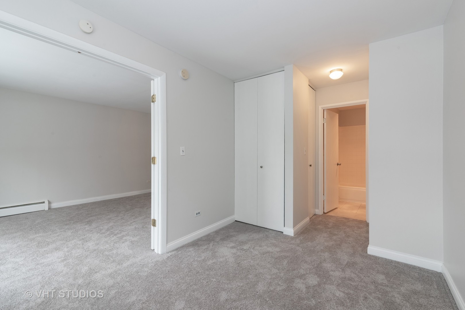 920 Ridge Square, Unit 216 Elk Grove Village, IL 60007 - Photo 6 of 12 a view of an empty room