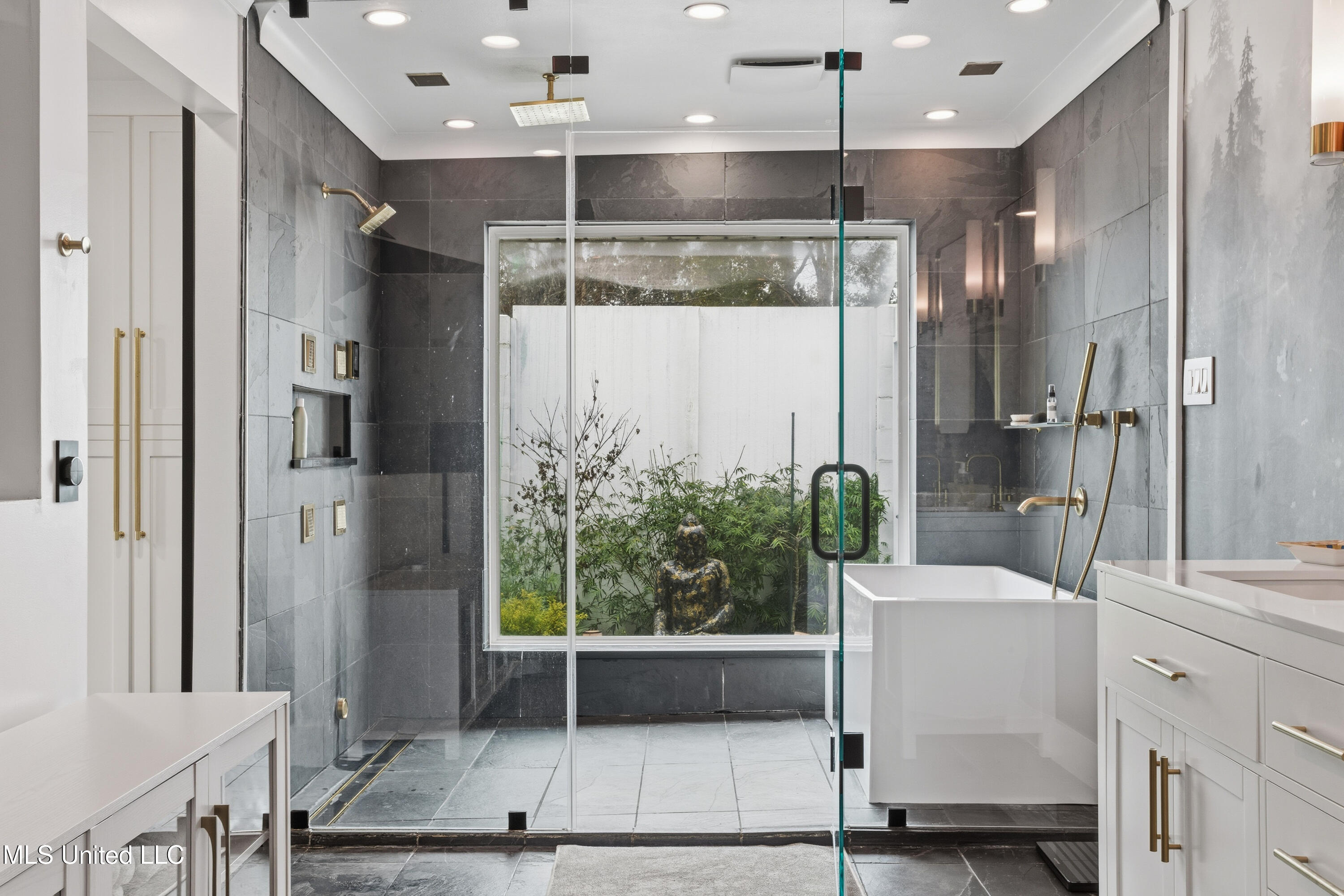 14247 North Swan Road Gulfport, MS 39503 - Photo 37 of 82 0041