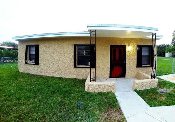 $2,495 | 15730 Northwest 159th Street, Miami Gardens, FL 33054