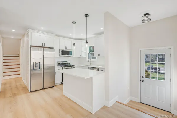 $700,000 | 17 Riverside Street, Amityville, NY 11701