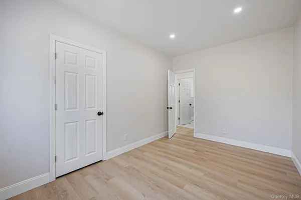 $700,000 | 17 Riverside Street, Amityville, NY 11701