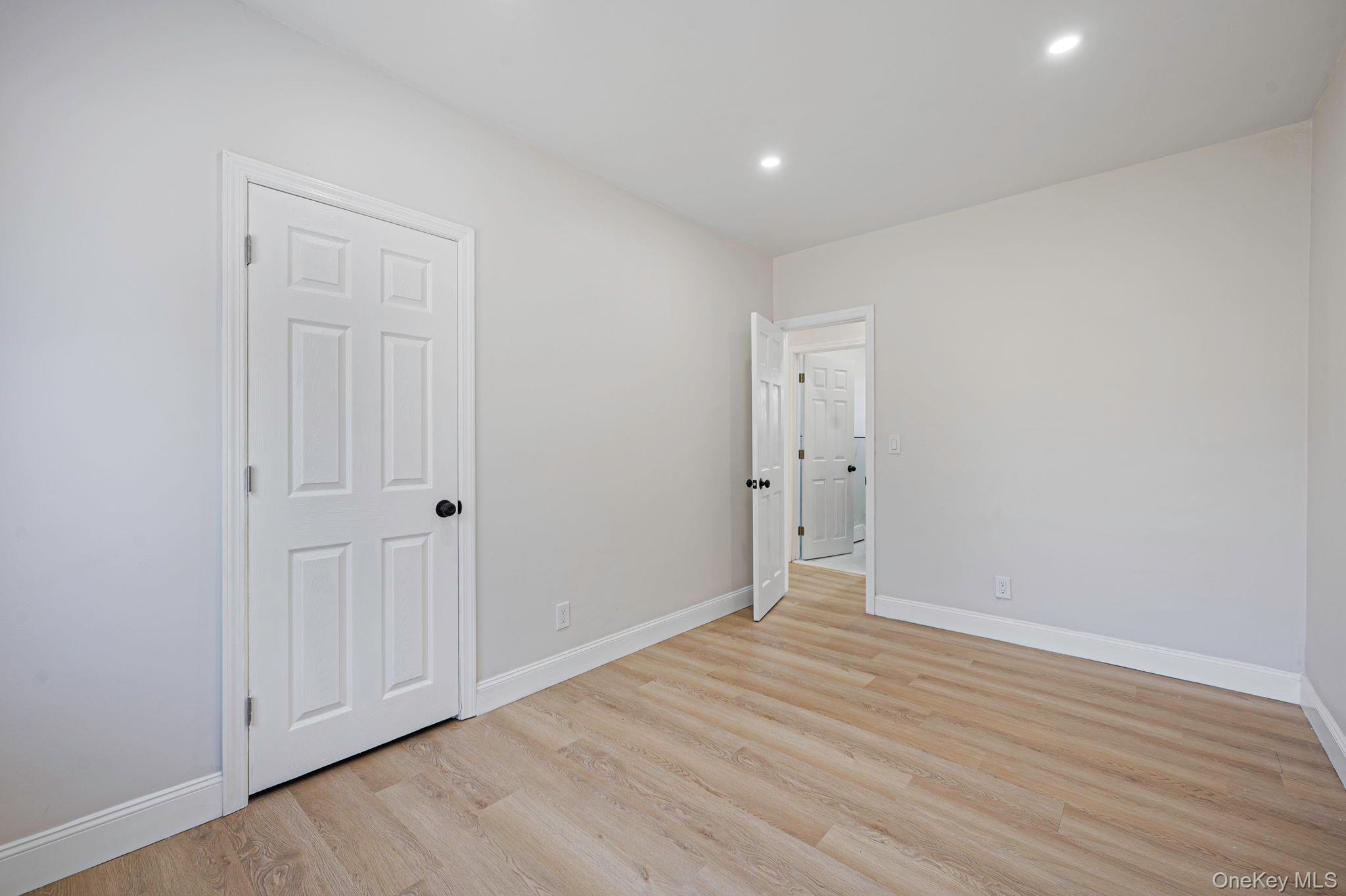 17 Riverside Street Amityville, NY 11701 - Photo 13 of 40