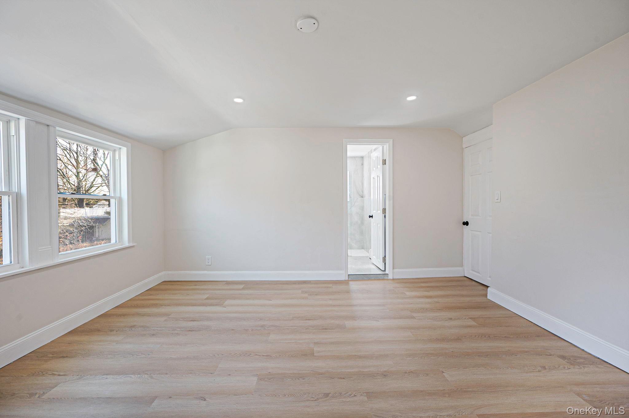 17 Riverside Street Amityville, NY 11701 - Photo 20 of 40