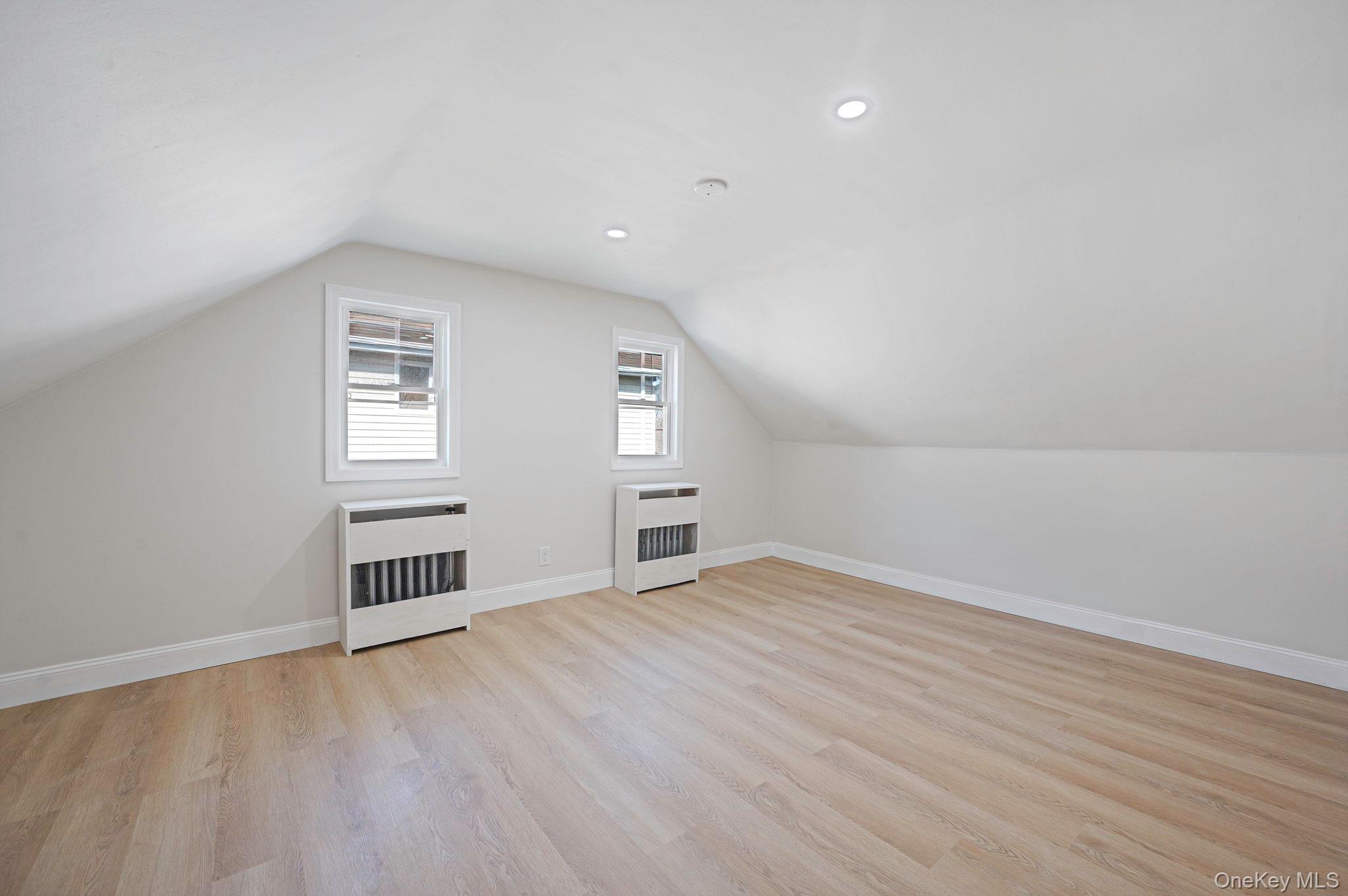 17 Riverside Street Amityville, NY 11701 - Photo 22 of 40