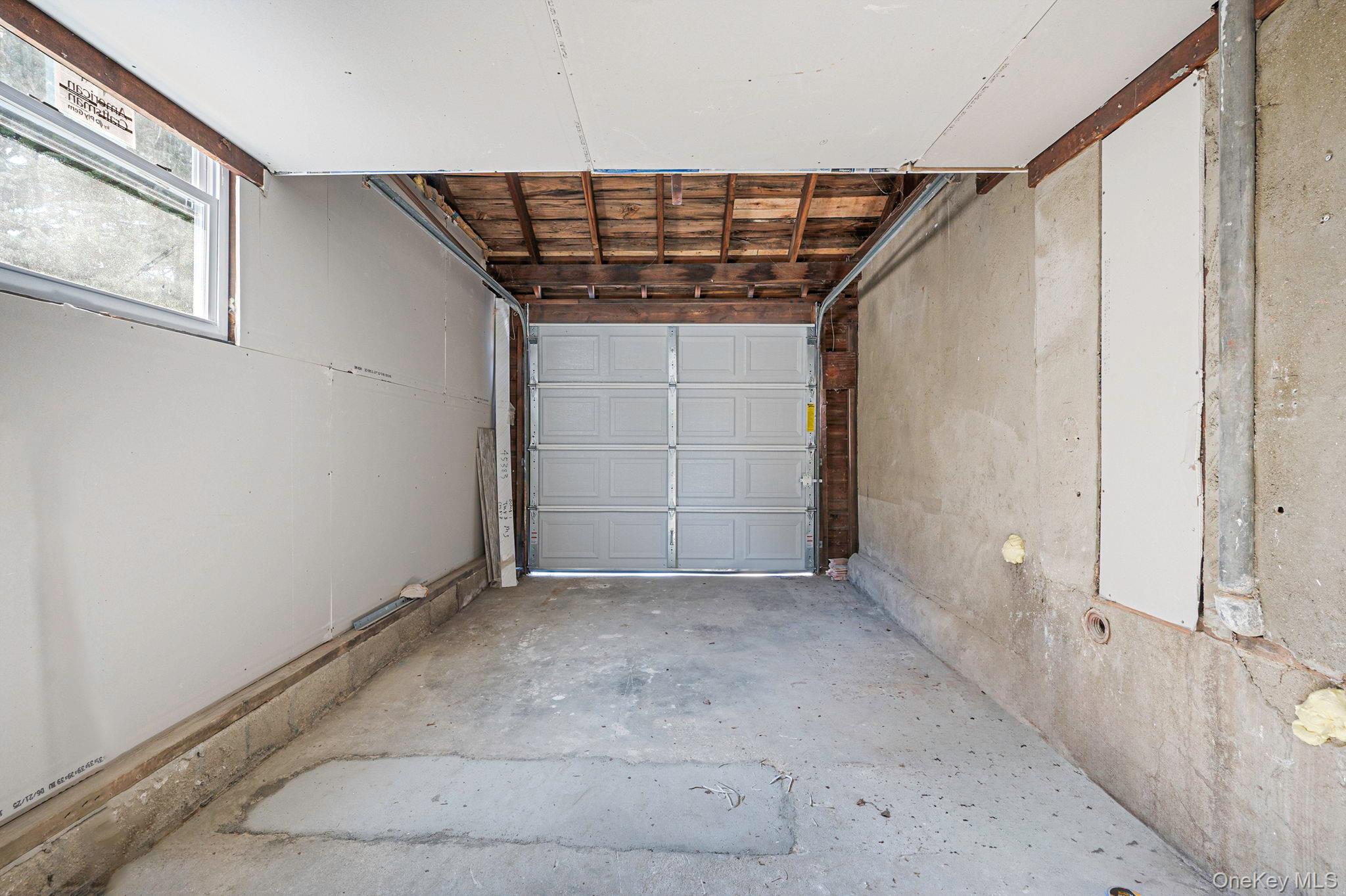 17 Riverside Street Amityville, NY 11701 - Photo 25 of 40