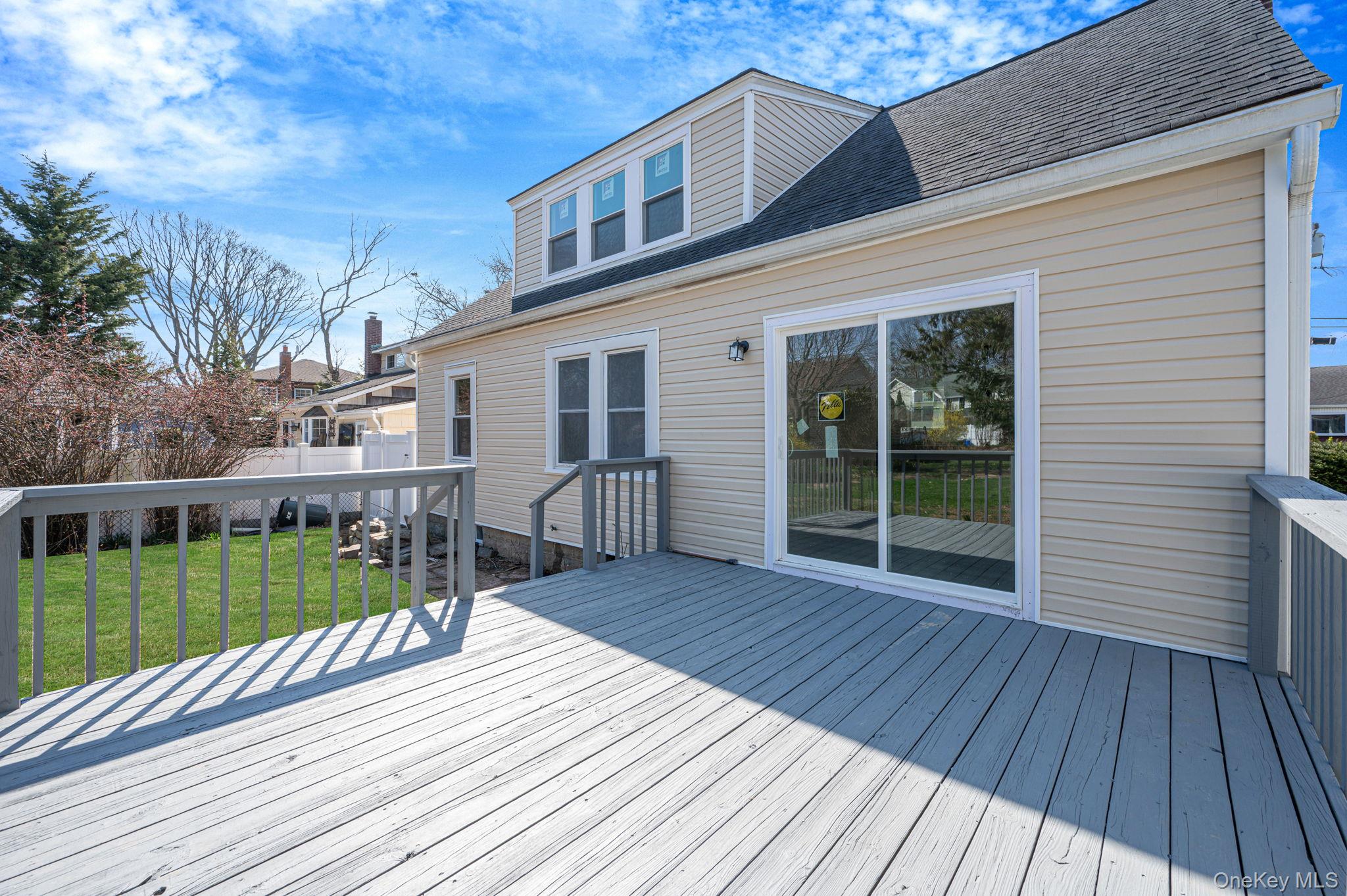 17 Riverside Street Amityville, NY 11701 - Photo 30 of 40