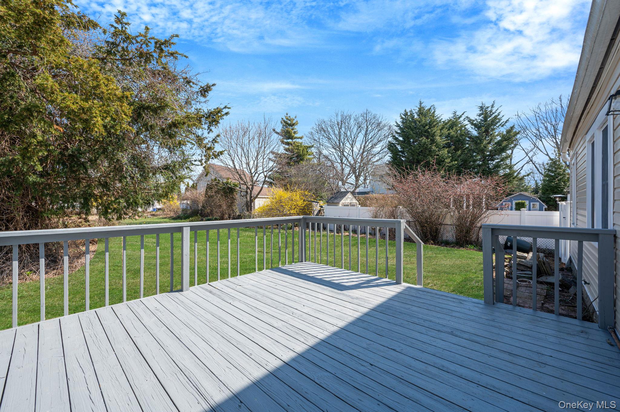 17 Riverside Street Amityville, NY 11701 - Photo 31 of 40