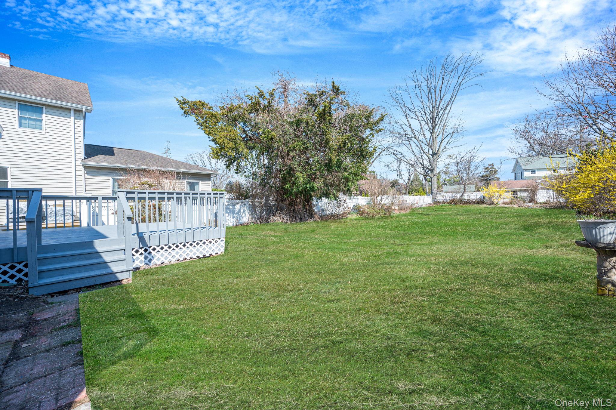 17 Riverside Street Amityville, NY 11701 - Photo 32 of 40