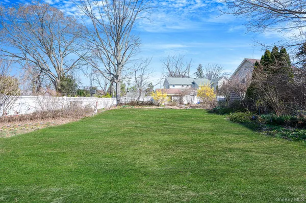 $700,000 | 17 Riverside Street, Amityville, NY 11701