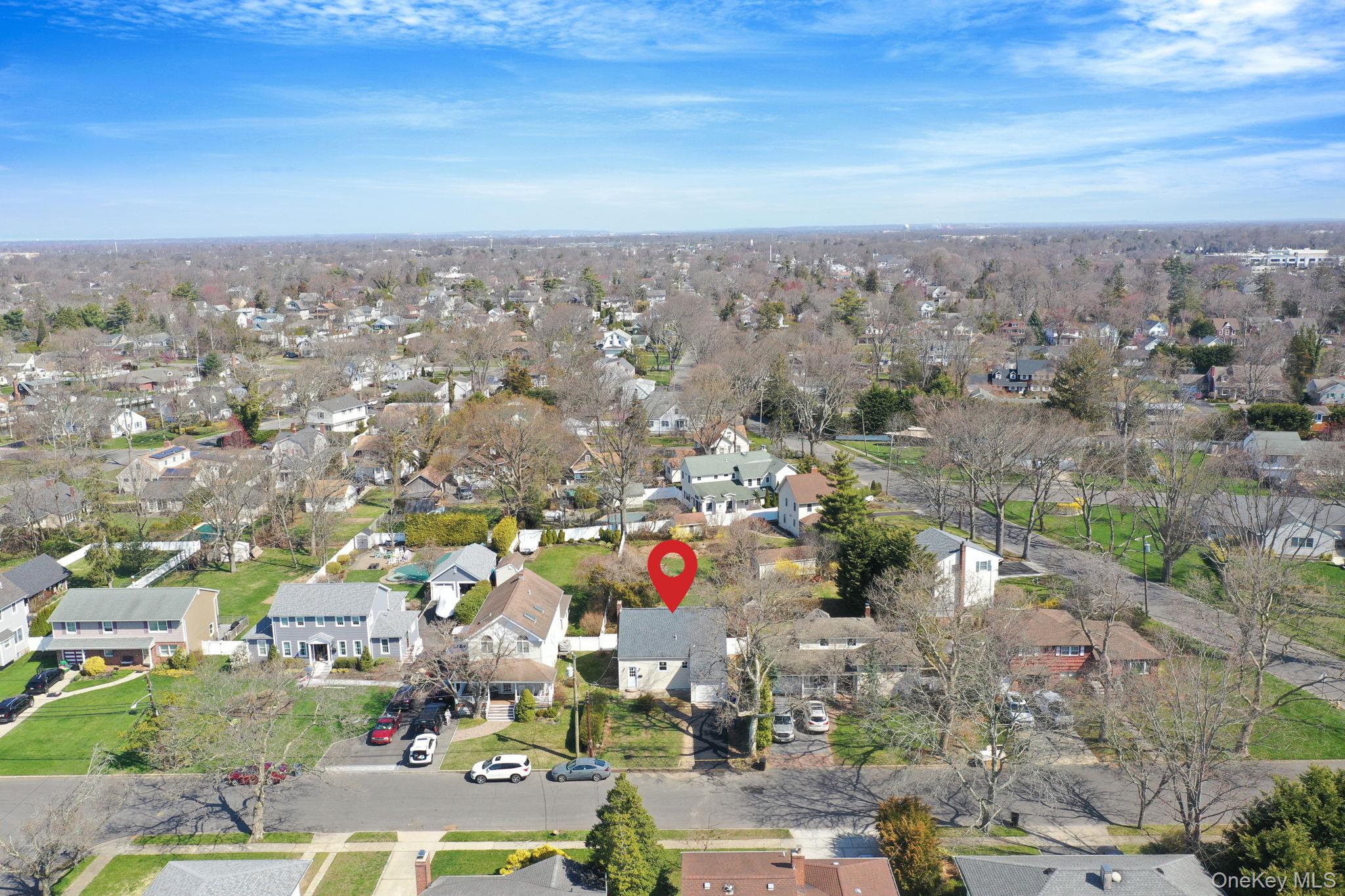 17 Riverside Street Amityville, NY 11701 - Photo 35 of 40