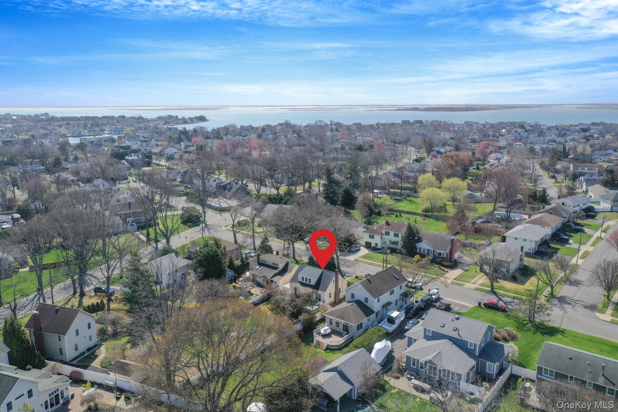 17 Riverside Street Amityville, NY 11701 - Photo 38 of 40