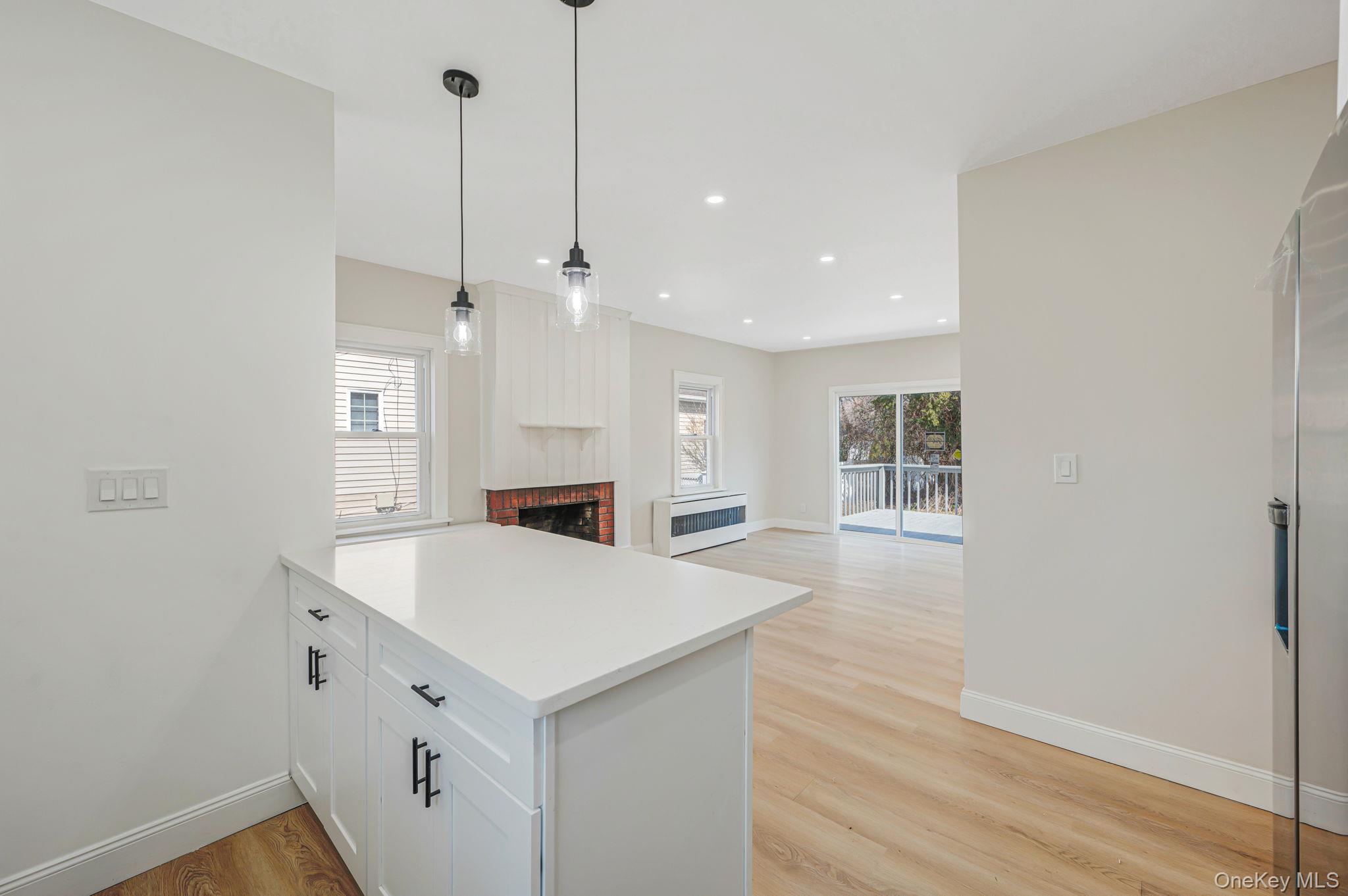 17 Riverside Street Amityville, NY 11701 - Photo 5 of 40