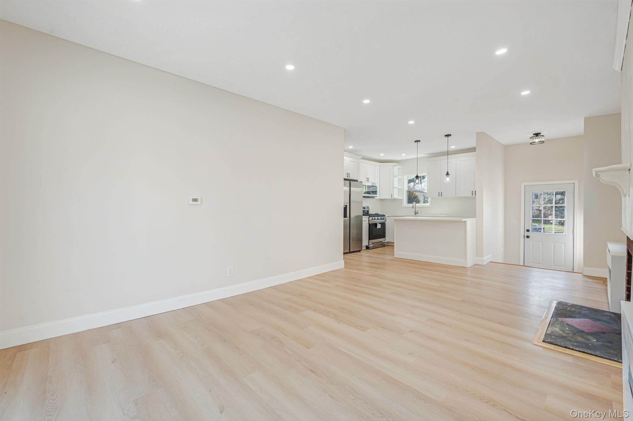 17 Riverside Street Amityville, NY 11701 - Photo 10 of 40