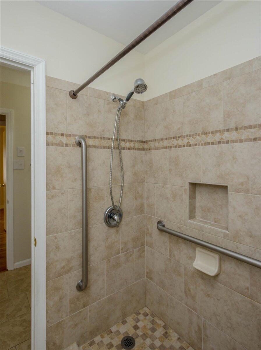 2145 Hillsinger Road Augusta, GA 30904 - Photo 25 of 50 Bathroom