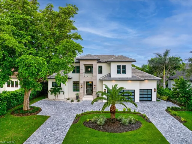 $6,250,000 | 3190 Crayton Road, Naples, FL 34103
