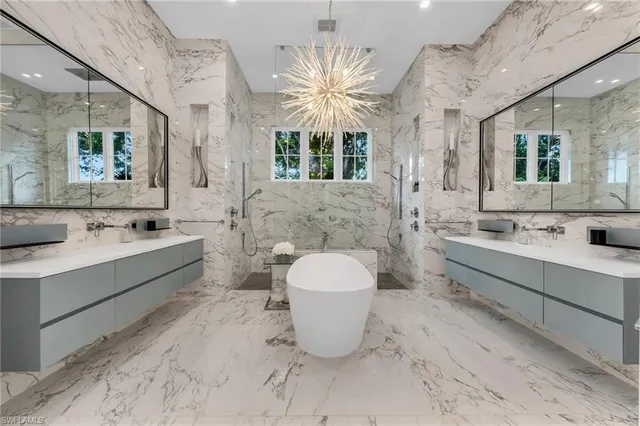 $6,250,000 | 3190 Crayton Road, Naples, FL 34103