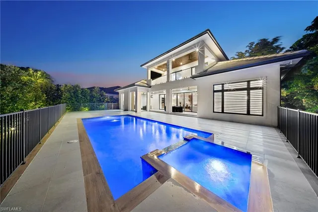 $6,250,000 | 3190 Crayton Road, Naples, FL 34103