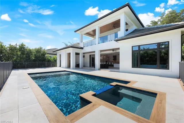 $6,250,000 | 3190 Crayton Road, Naples, FL 34103